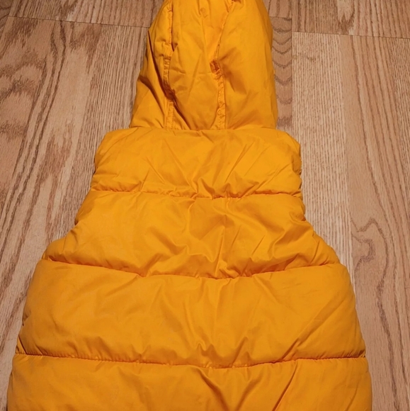 Baby Gap Boys Vest Size: 18-24 Months Full Zip Yellow - Picture 6 of 12